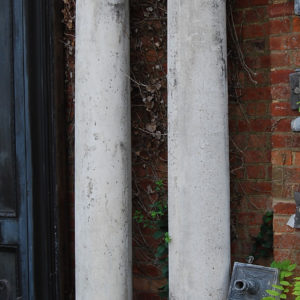 A pair of English composition stone columns-0