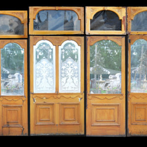 A Victorian etched glass and mahogany pub screen-0