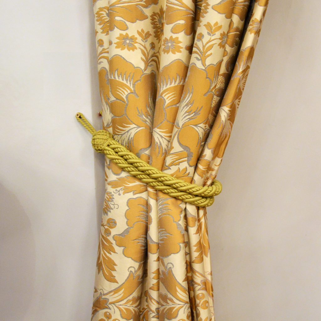 A suite of silk twill damask curtains,-84235