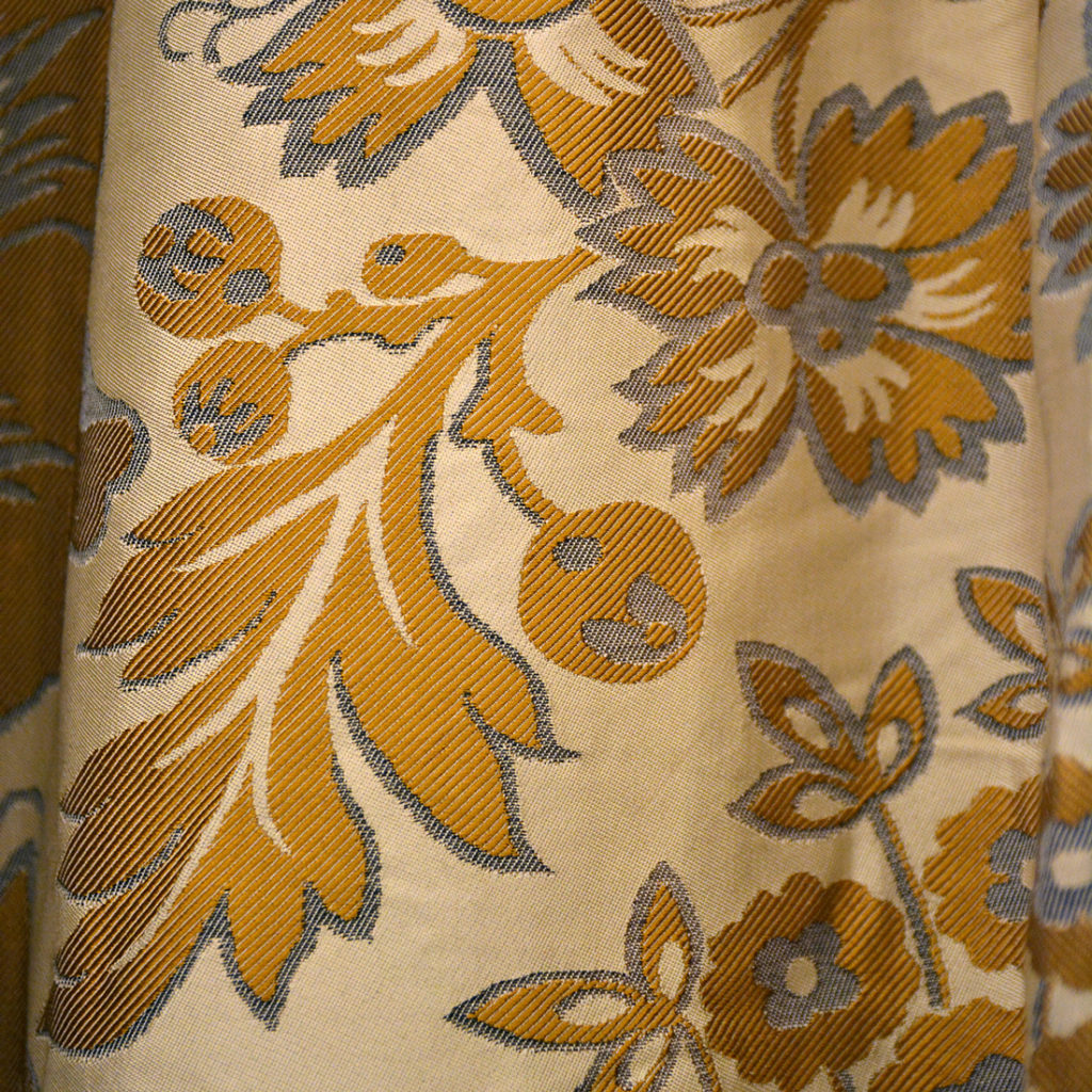 A suite of silk twill damask curtains,-84233