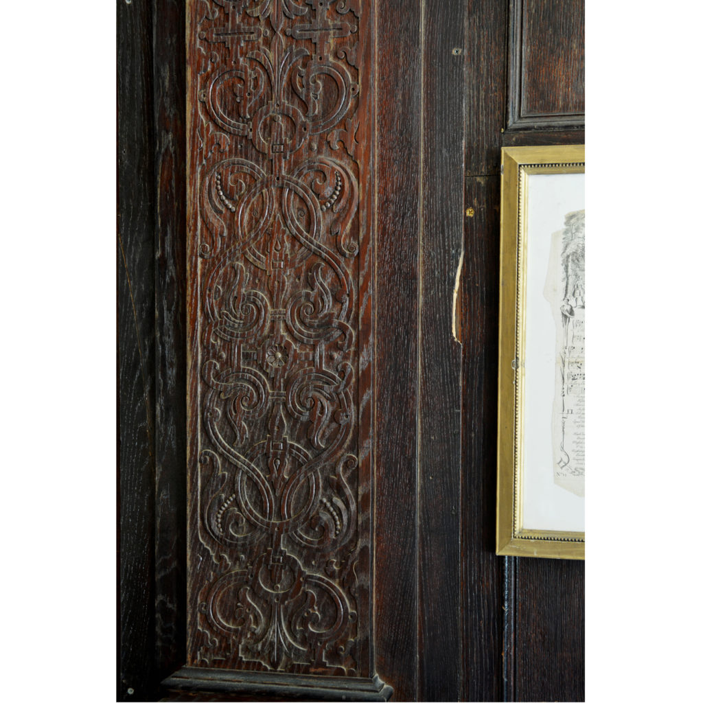 A large oak Jacobean style panelled room-85696