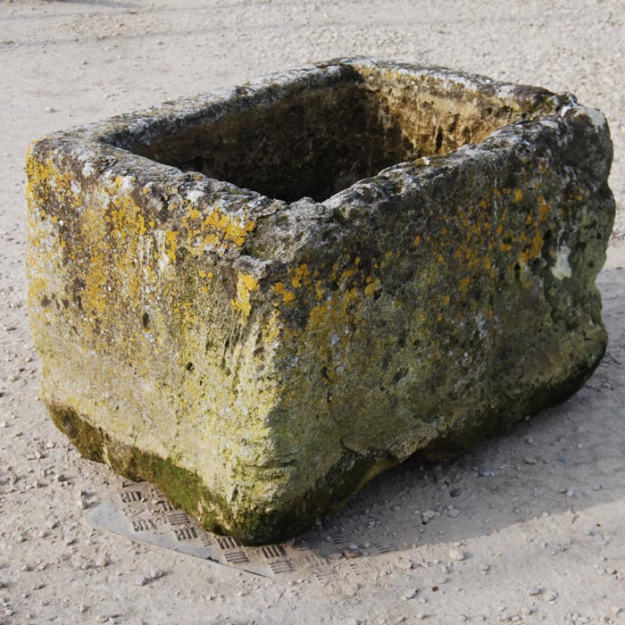 Medium stone trough 43021