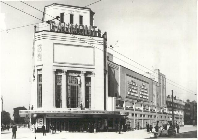 Odeon Holloway (1938) by C. Howard Crane.