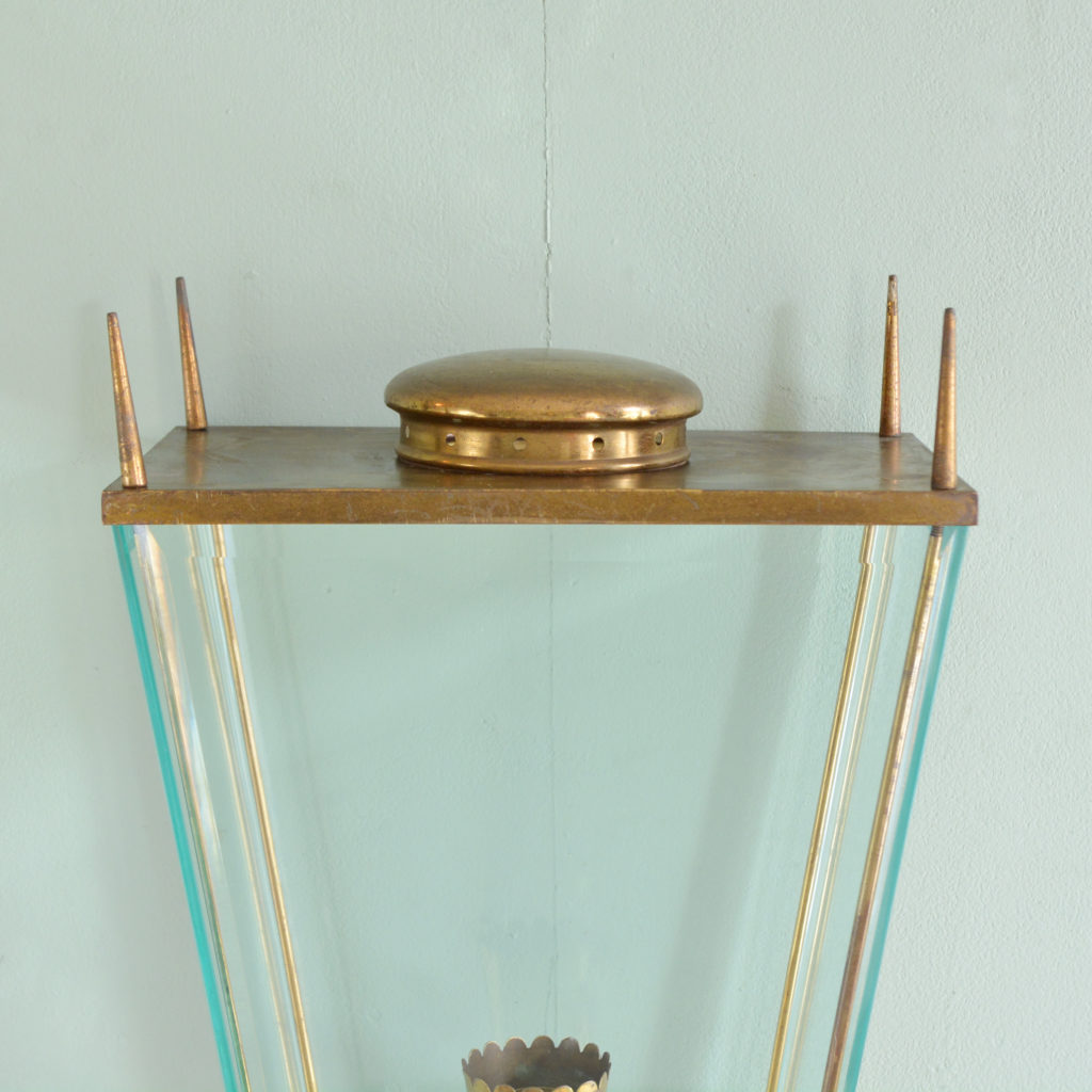 Brass wall mounted lantern, -91976