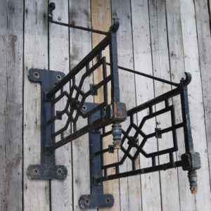 A pair of wrought iron lamp brackets-0