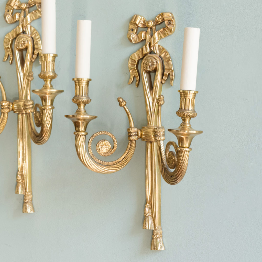 Louis XVI style brass wall light-101407