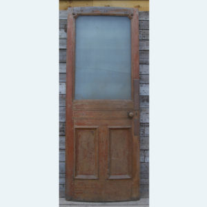 curved door