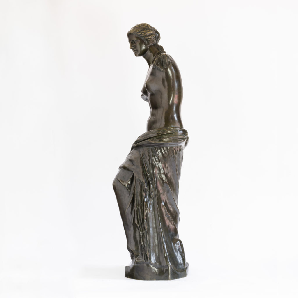 Bronze figure of Venus de Milo,-106441