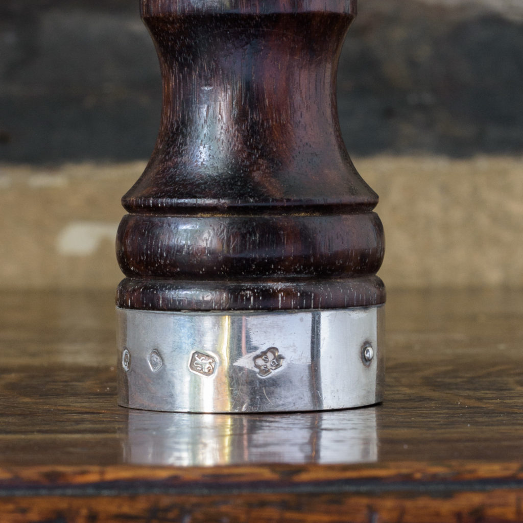 Pepper grinder with silver finial,-108286