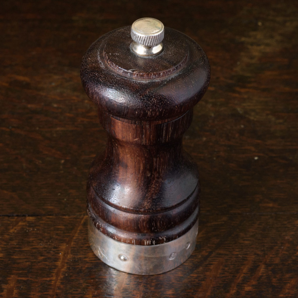 Pepper grinder with silver finial,-108287