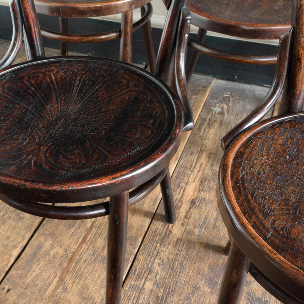 Bentwood café chairs,-109345