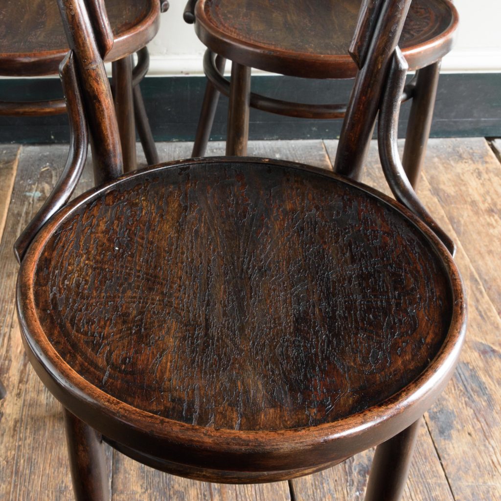 Bentwood café chairs,-109341