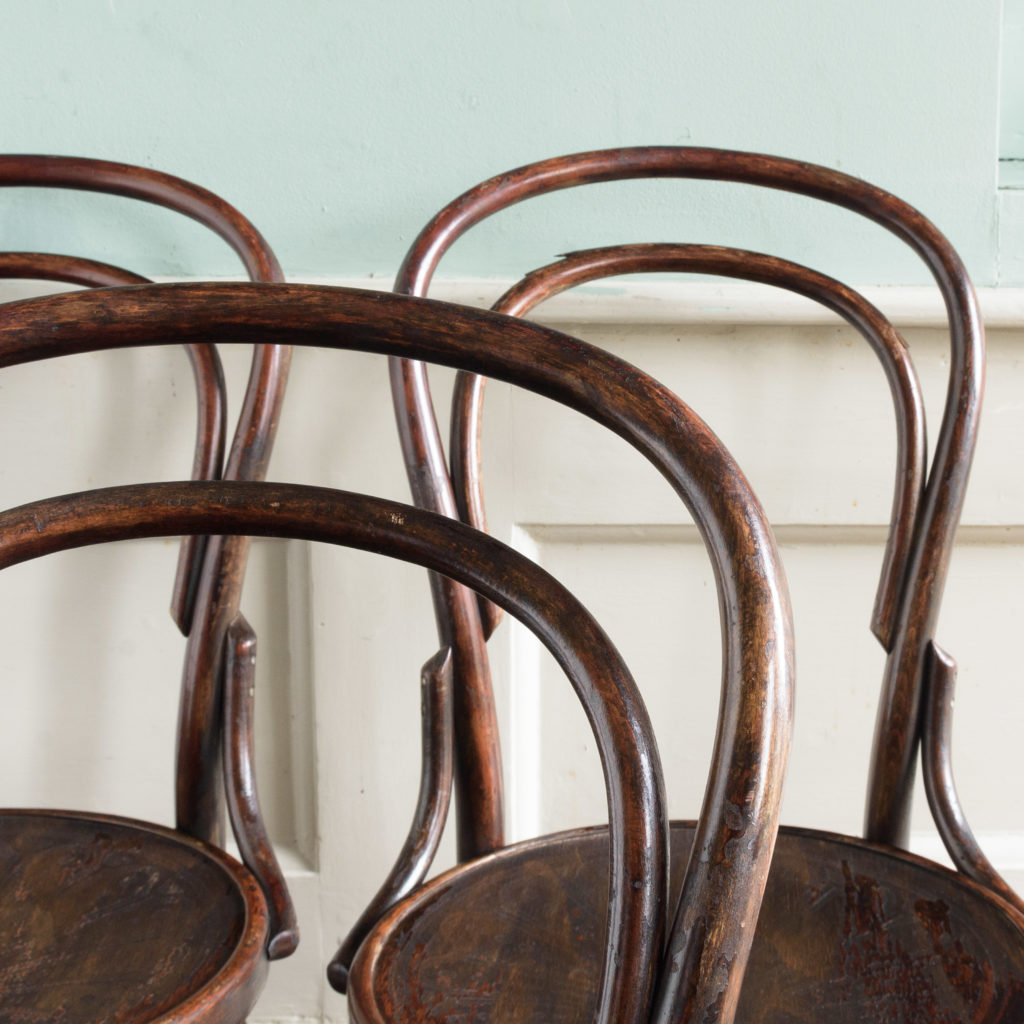 Bentwood café chairs,-109340