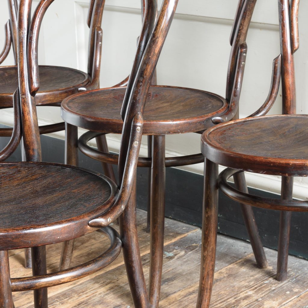 Bentwood café chairs,-109336