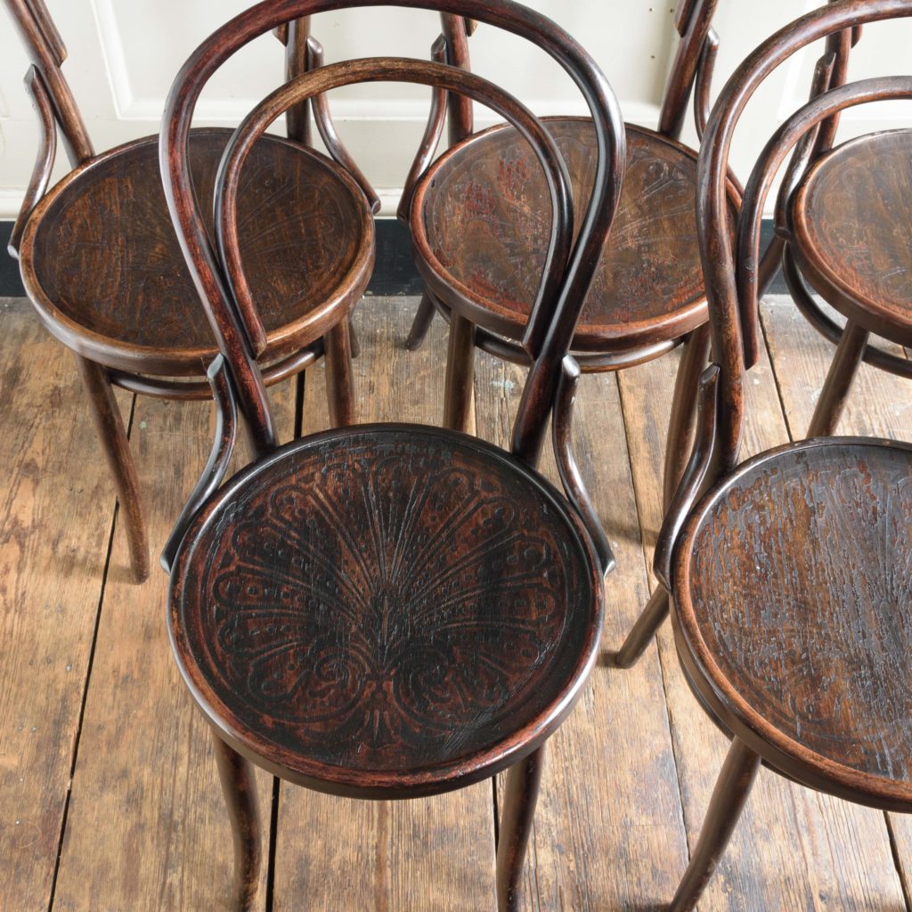 Bentwood café chairs,-109343