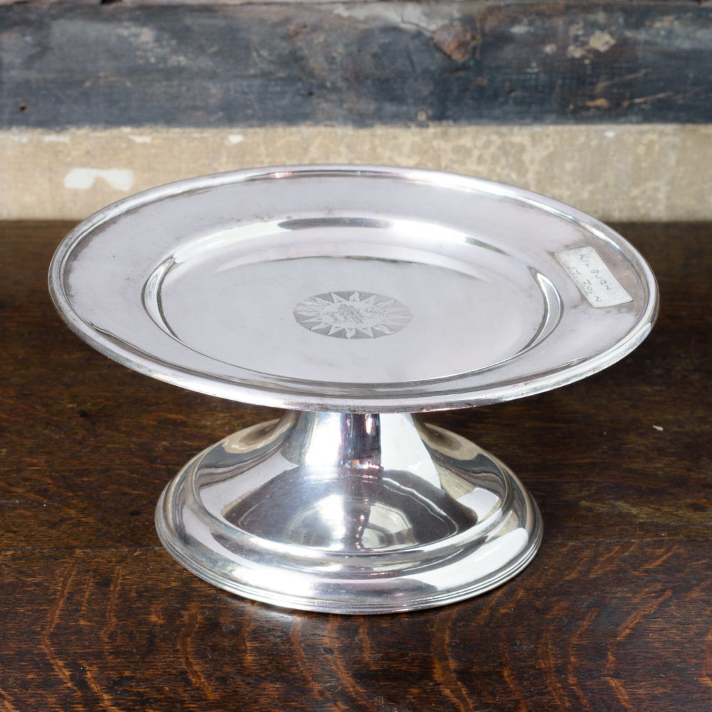 Silverplated communion dish on stand,-0