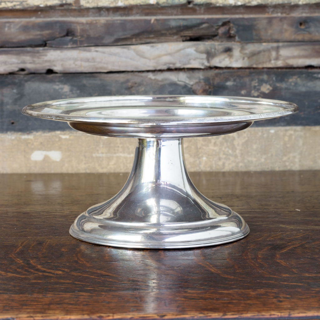 Silverplated communion dish on stand,-109919