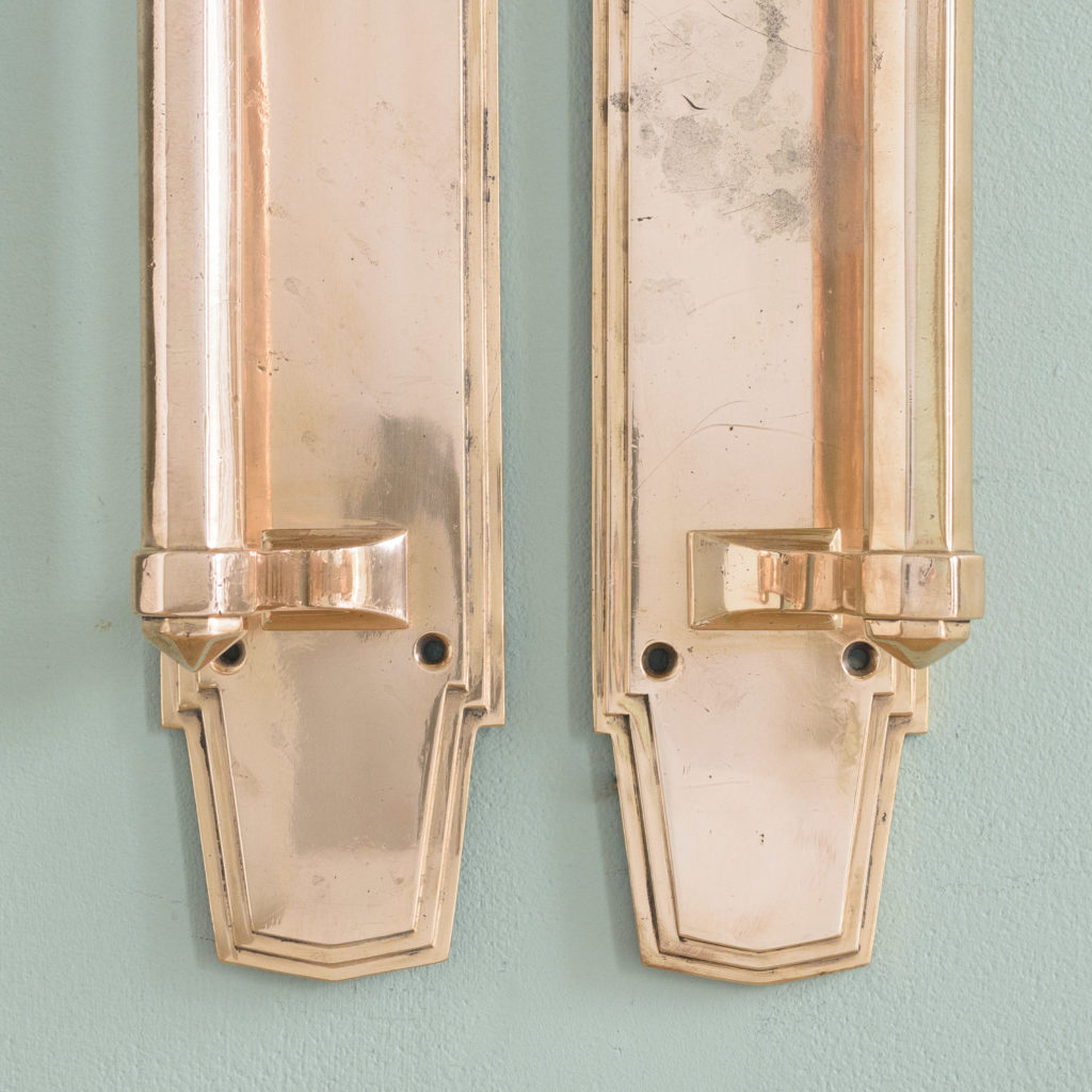 An Art Deco door pull,-110735