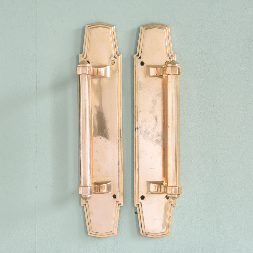 An Art Deco door pull,-0