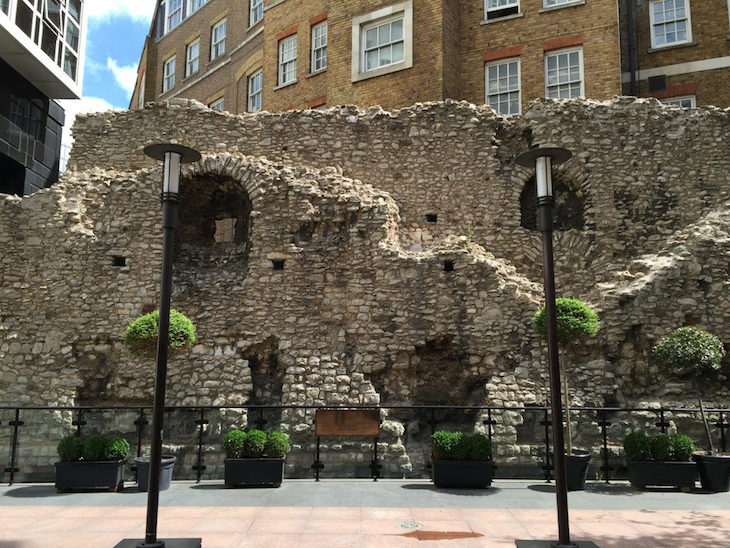 Stretch of Roman Wall at America Square