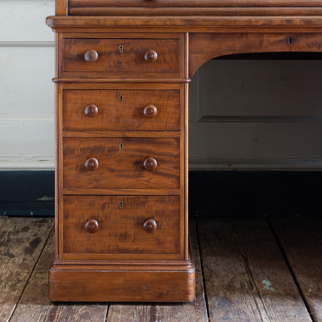 Victorian mahogany cylinder desk,-117710