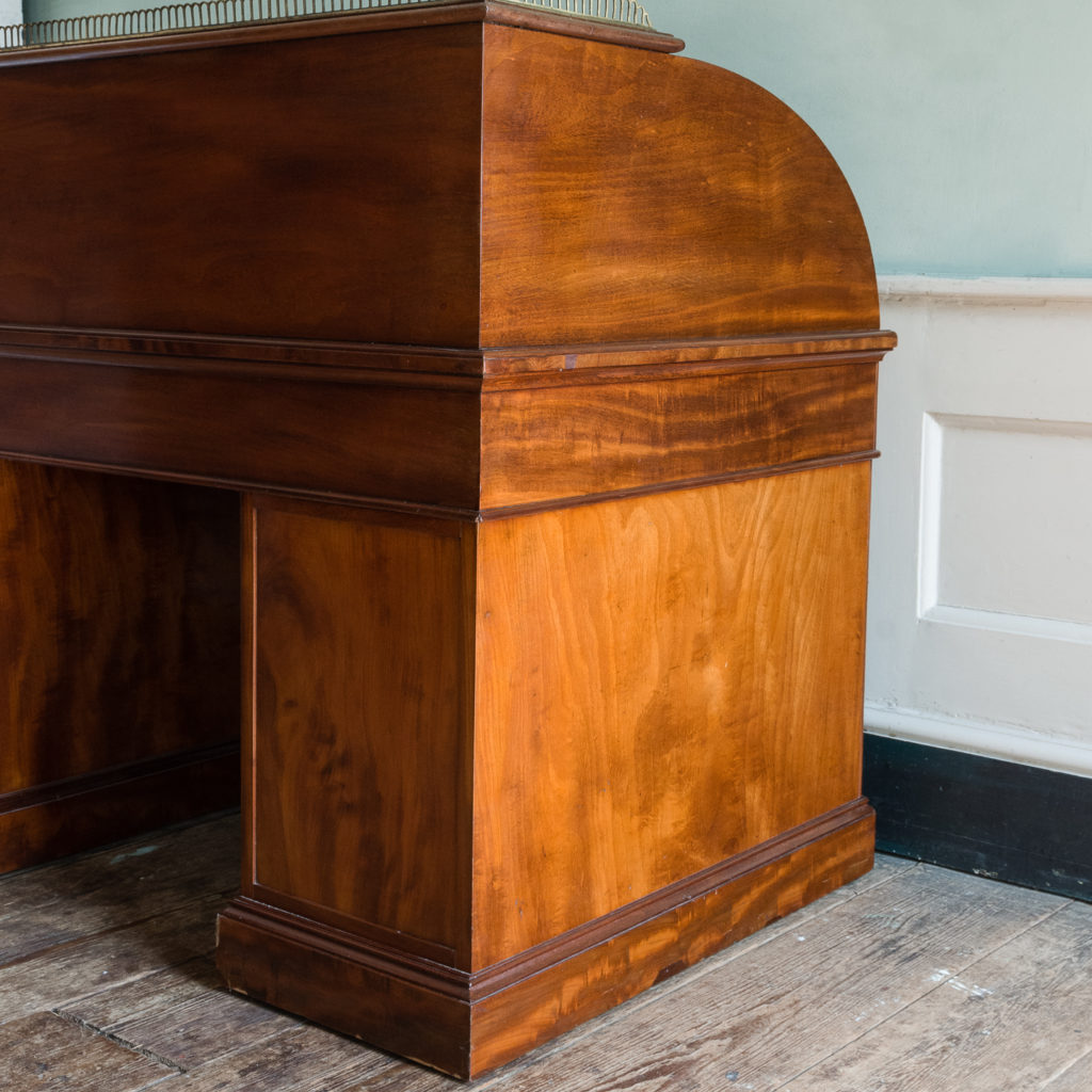 Victorian mahogany cylinder desk,-117711