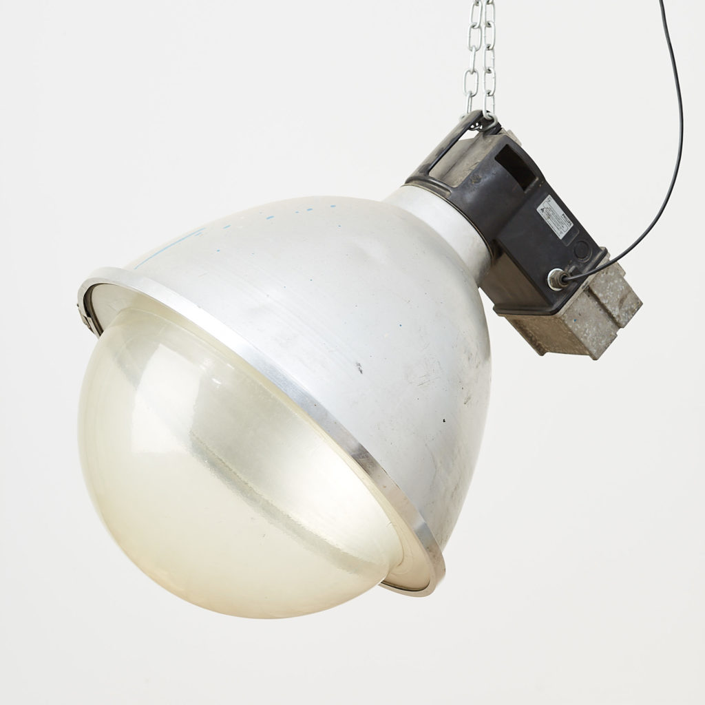 Industrial domed light,-0