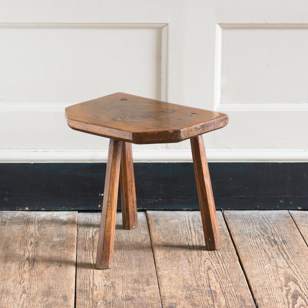 Walnut milking stool,-119532