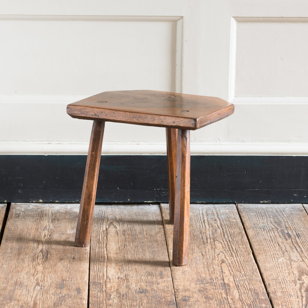 Walnut milking stool,-119529