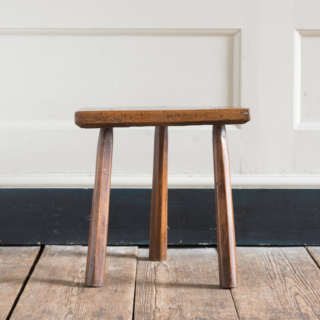 Walnut milking stool,-119528