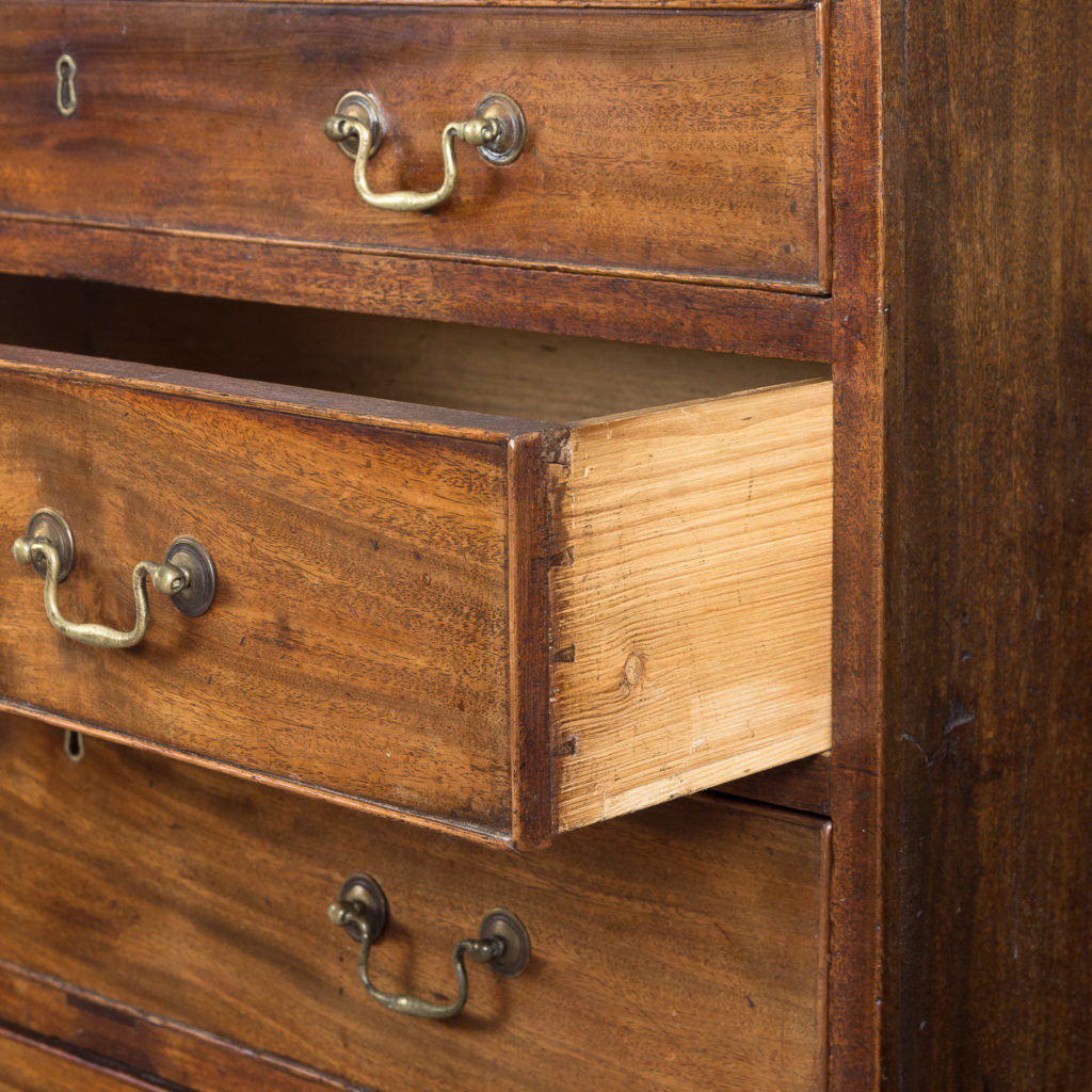 George III diminutive mahogany chest of drawers,-120338