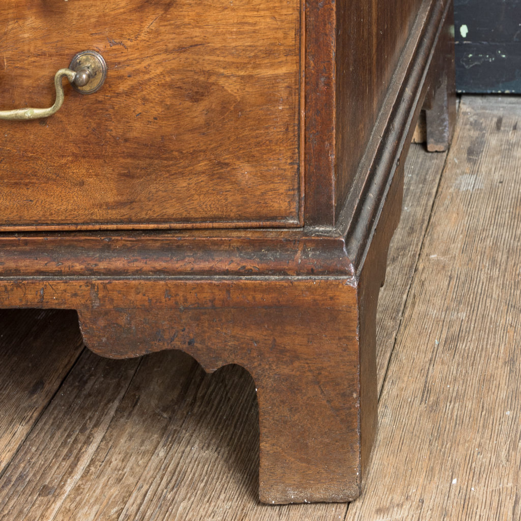 George III diminutive mahogany chest of drawers,-120346
