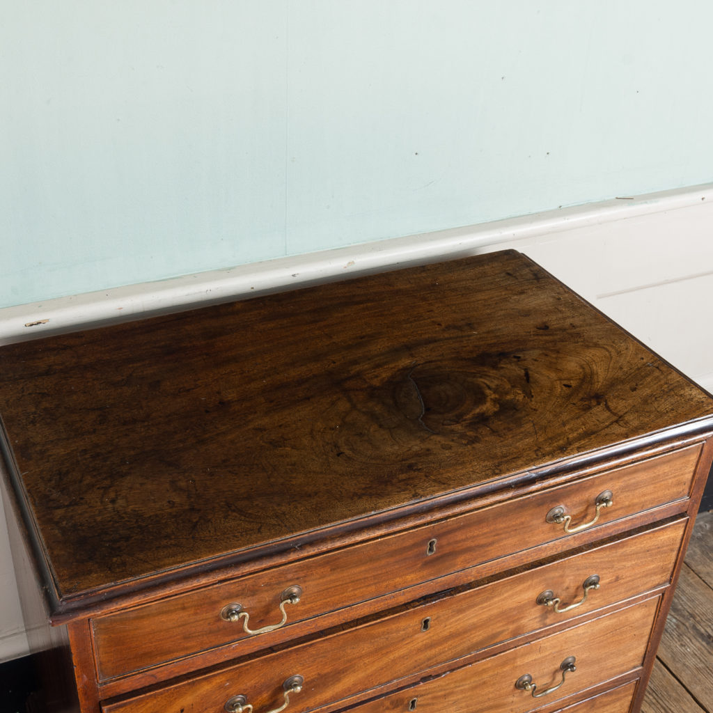 George III diminutive mahogany chest of drawers,-120348