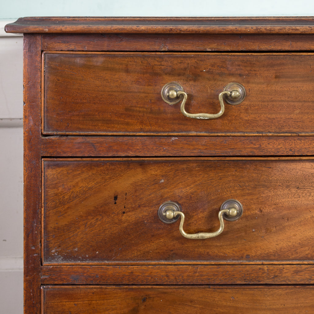 George III diminutive mahogany chest of drawers,-120334