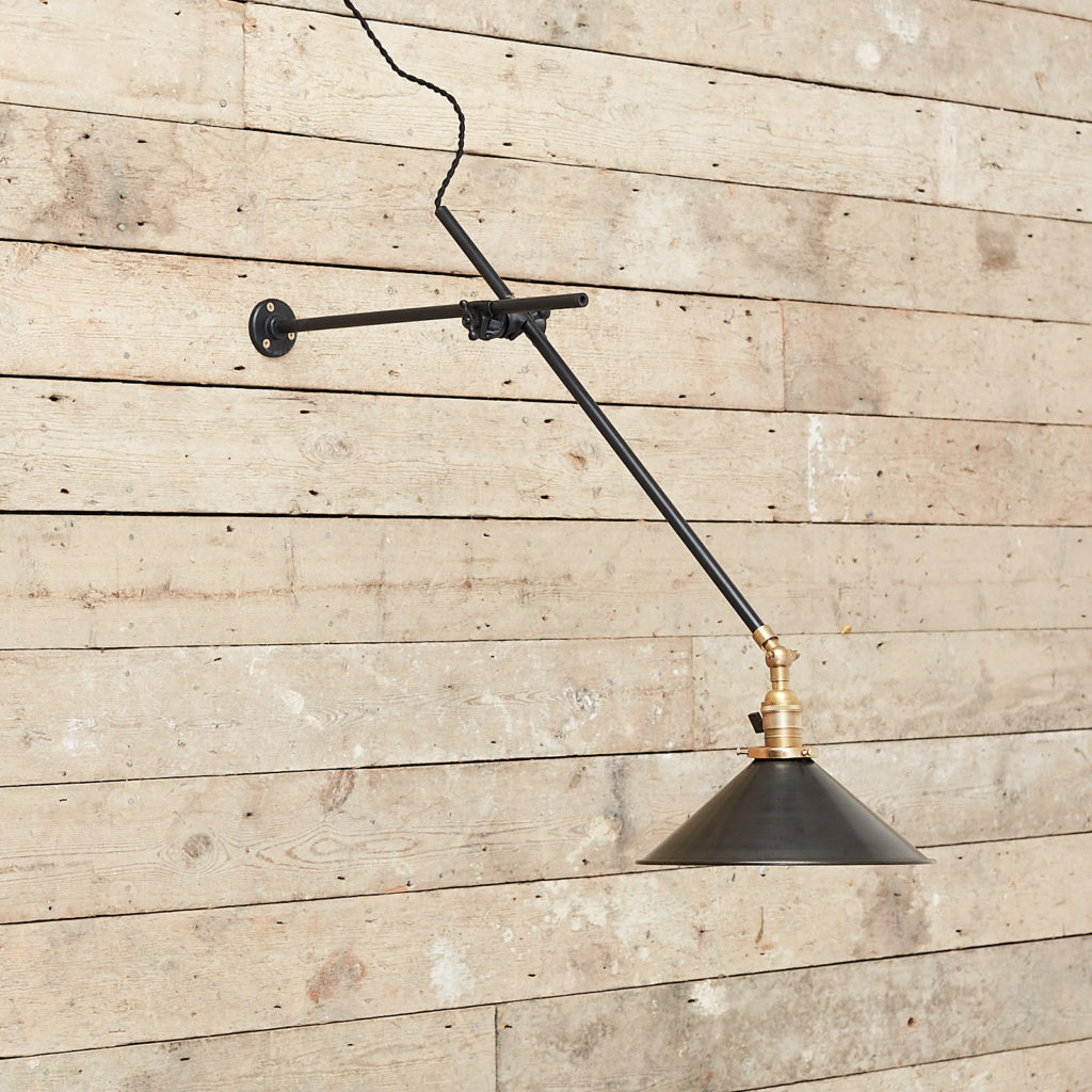 Cantilever wall mounted light,-0