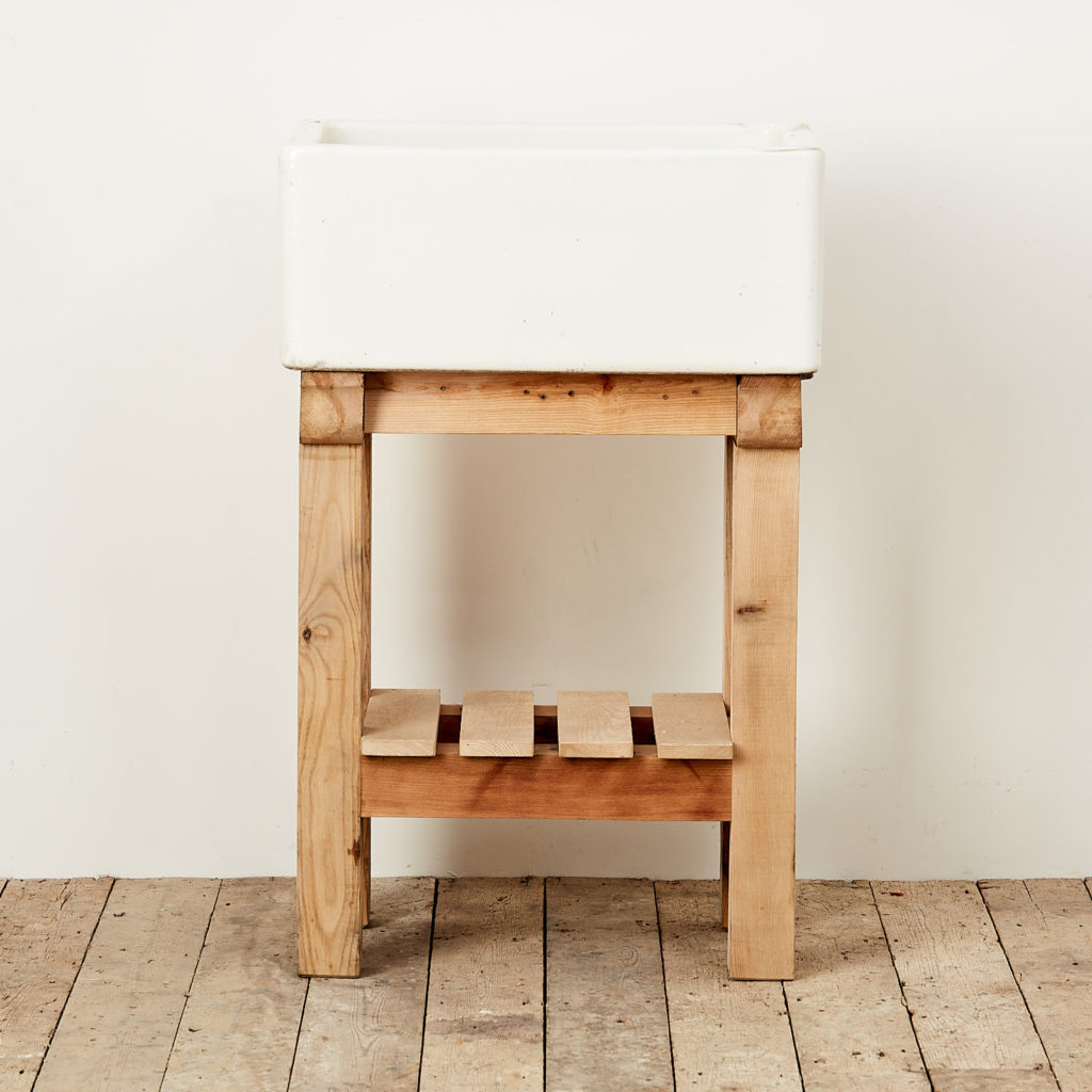 Enamel Belfast sink on Ash pedestal, -0