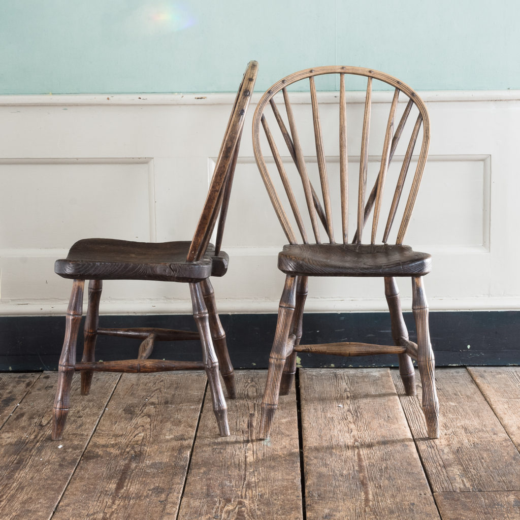 Pair of early nineteenth century Windsor side chairs, -122533