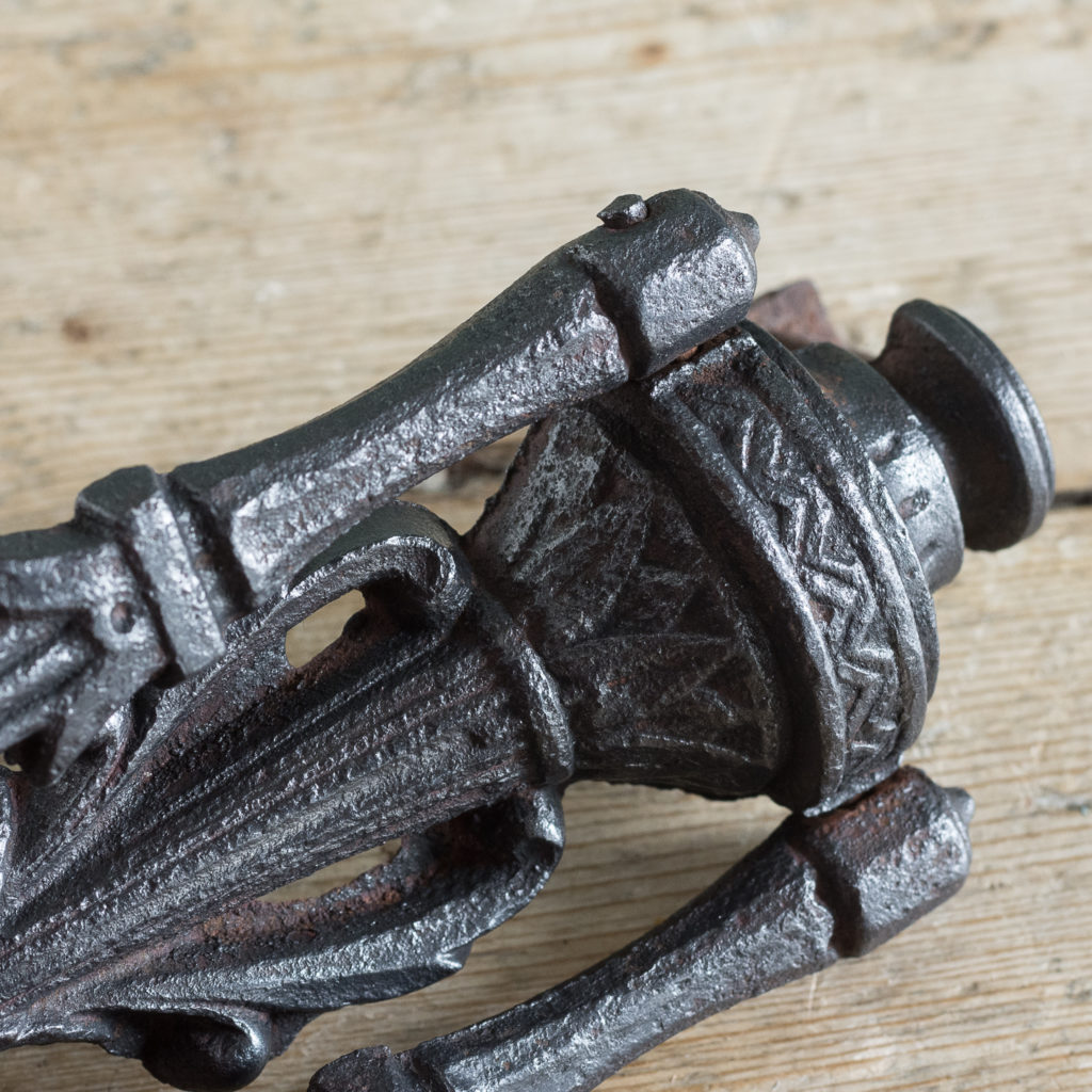 Victorian cast iron door knocker,