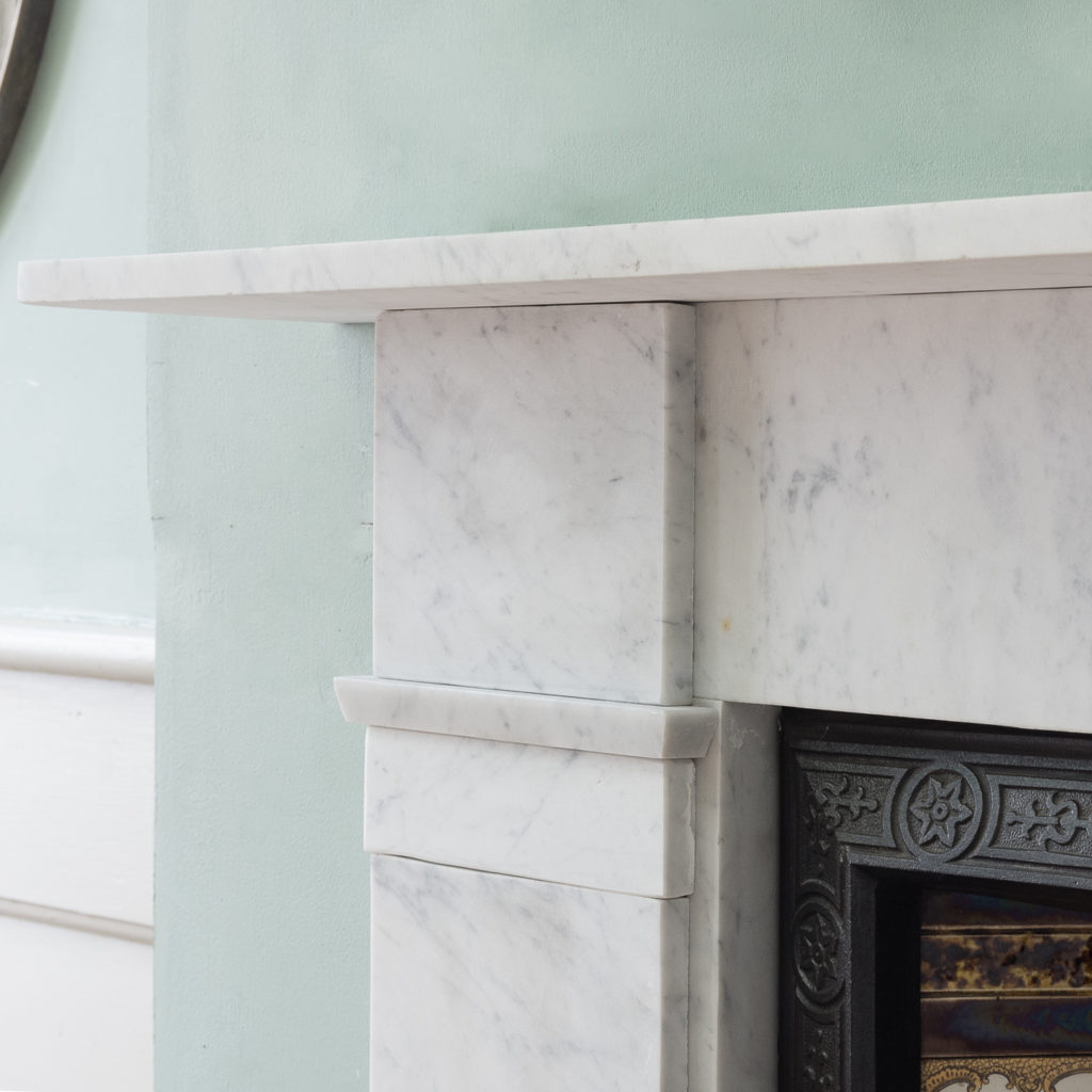 Late Victorian Carrara marble chimneypiece and cast iron insert,-124180