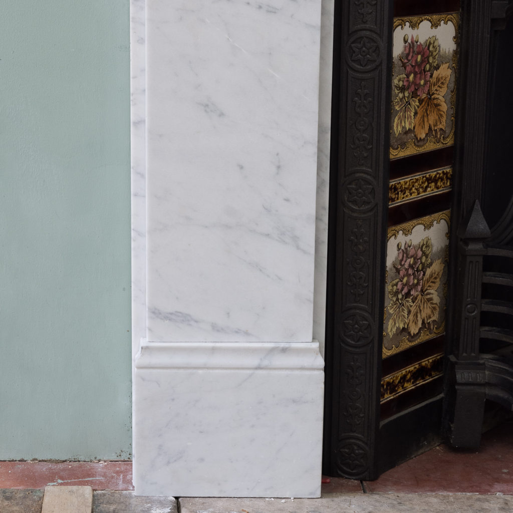 Late Victorian Carrara marble chimneypiece and cast iron insert,-124176