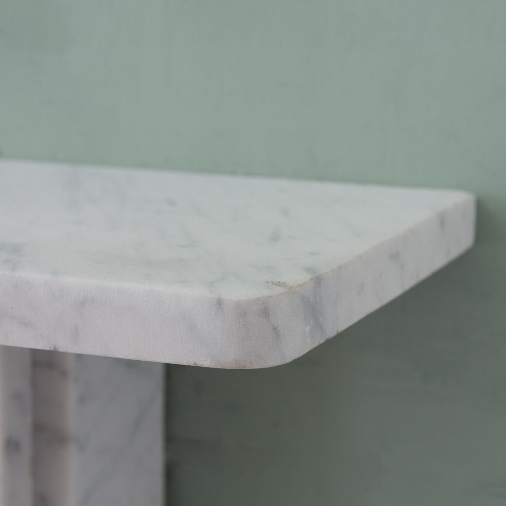 Late Victorian Carrara marble chimneypiece and cast iron insert,-124175