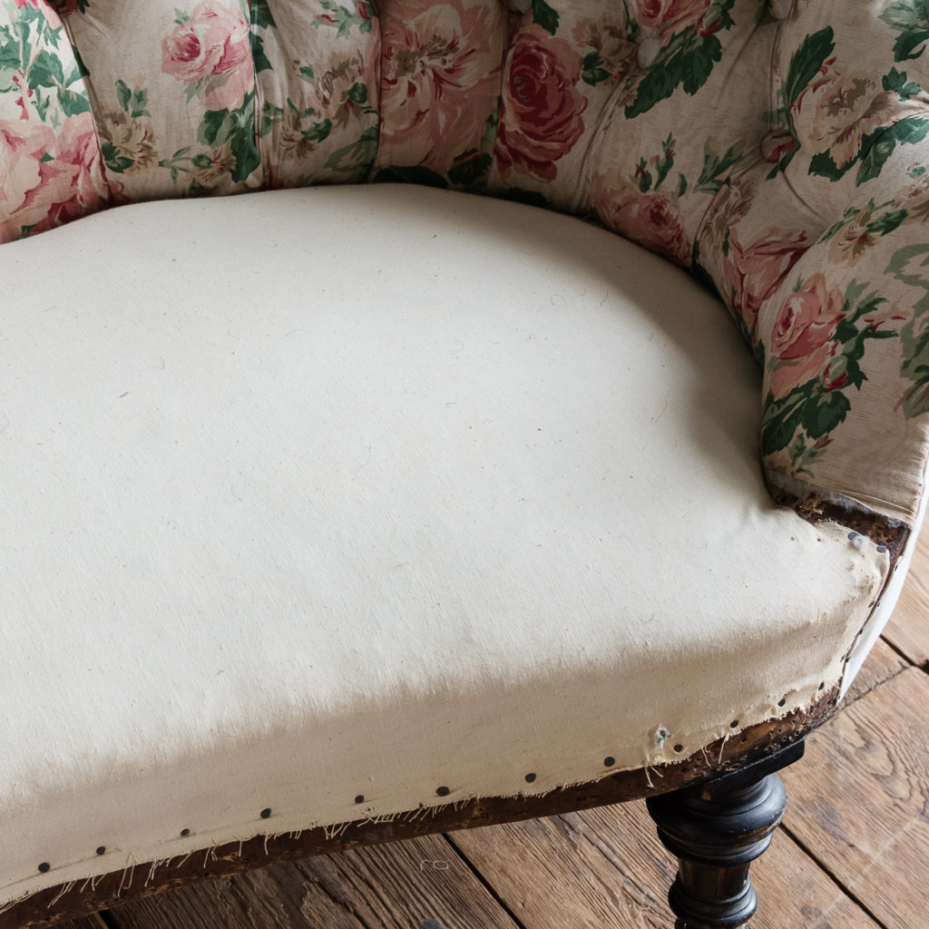 Small Victorian button-back kidney shaped sofa,-123907