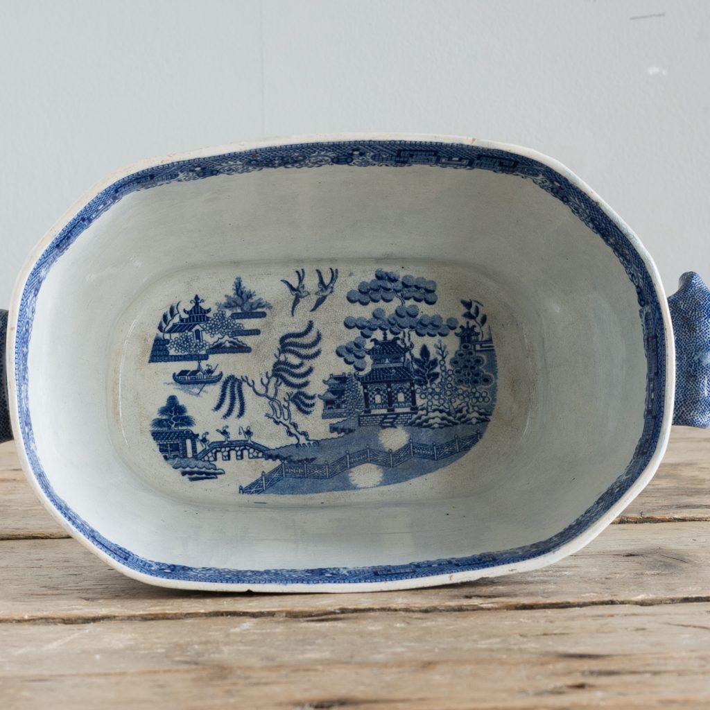 Nineteenth century blue and white Willow pattern planter,-125668