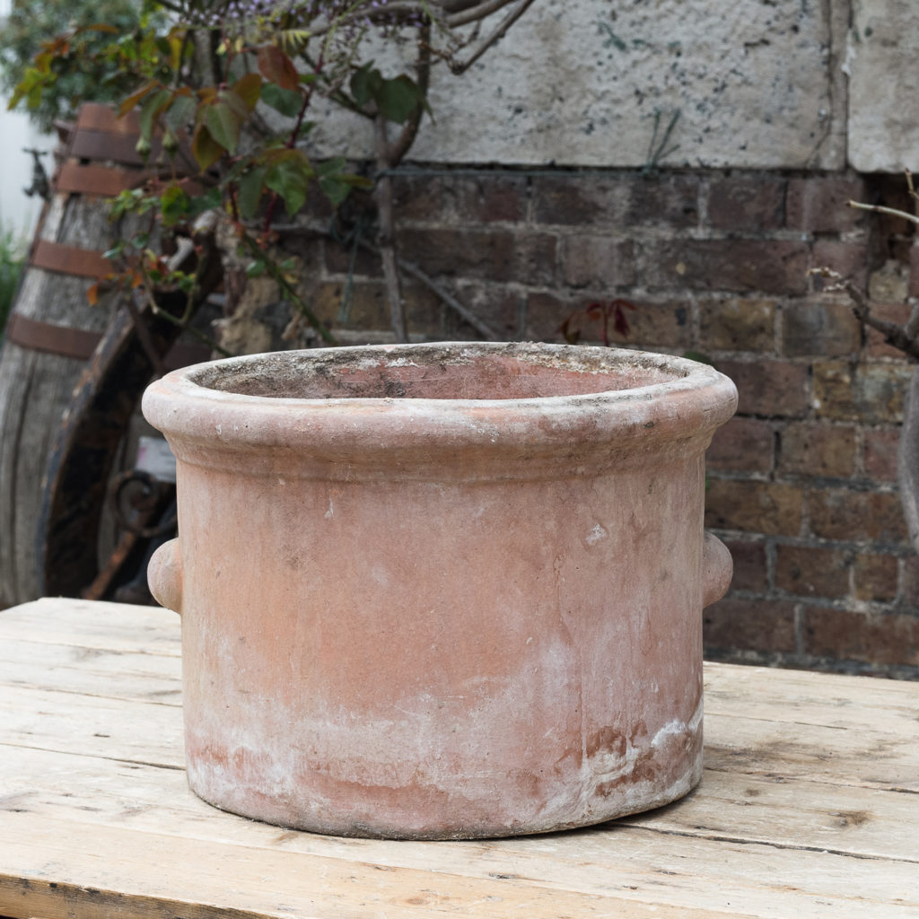 Round terracotta planter,-127707