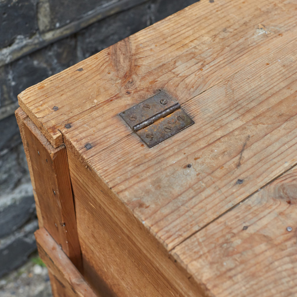 Reclaimed wooden crate,-128389