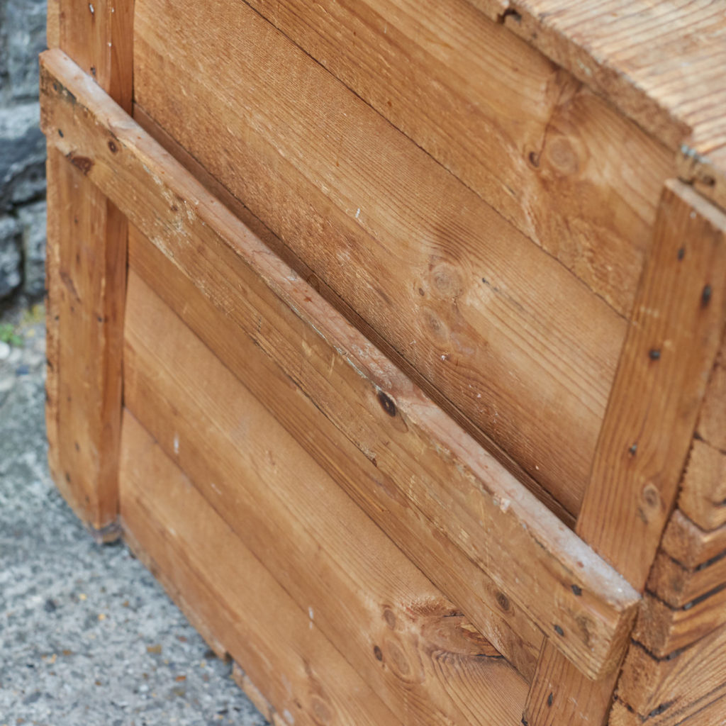 Reclaimed wooden crate,-128390