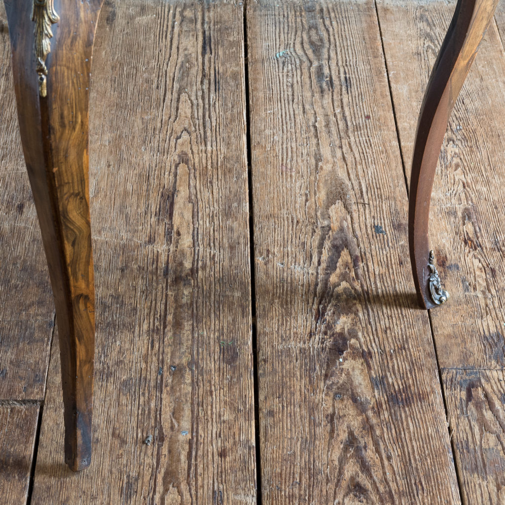 Victorian walnut centre table,-128613