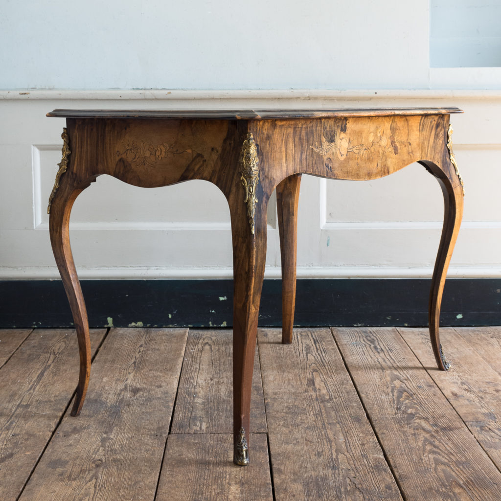 Victorian walnut centre table