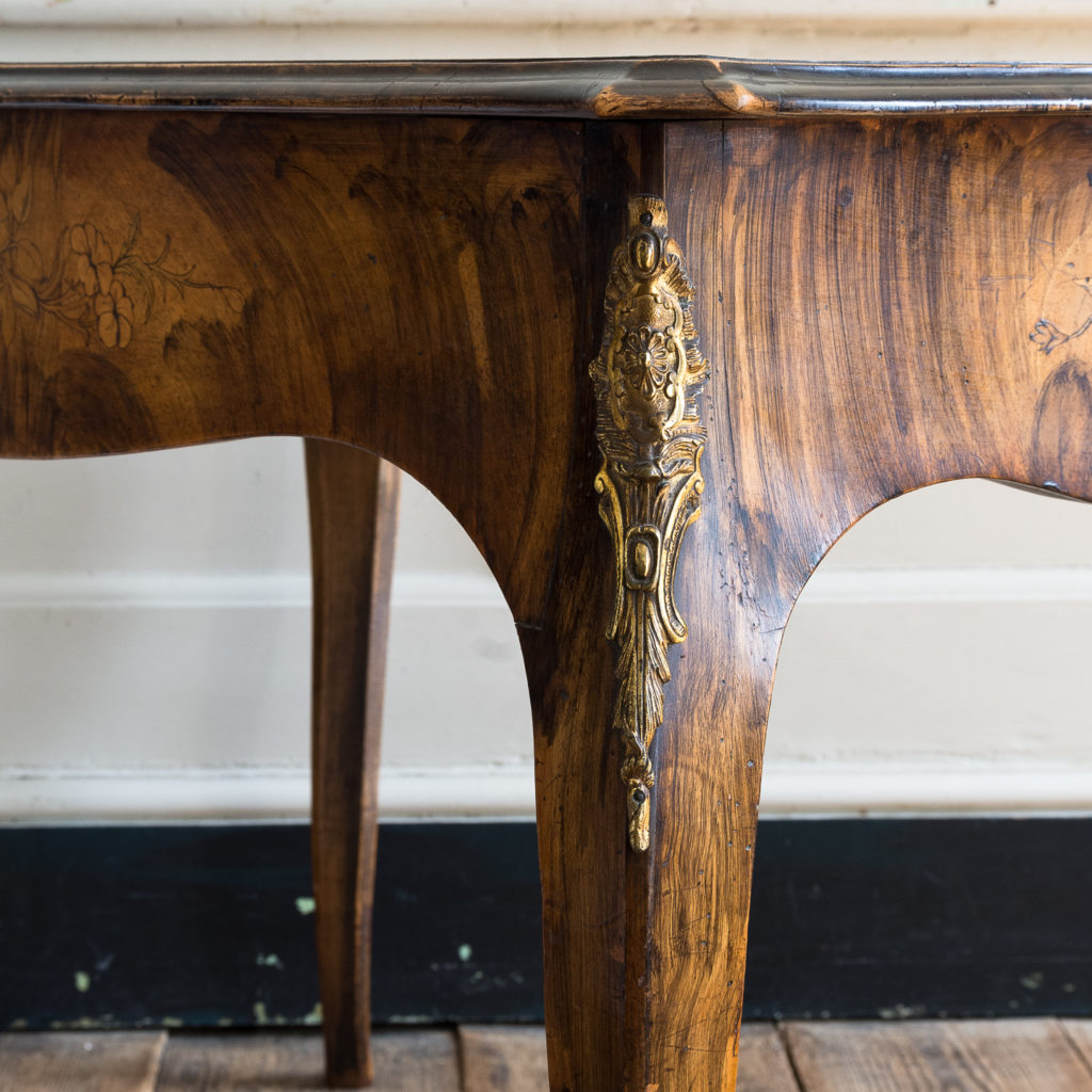 Victorian walnut centre table,-128597