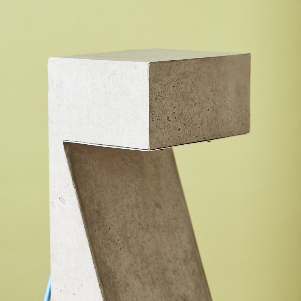 Brutalist style table lamp,-131314